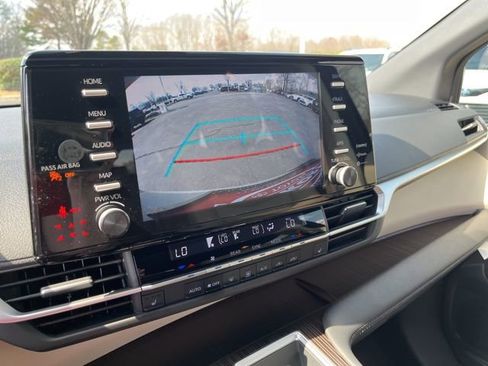 Used 2023 Toyota Sienna XLE image 26