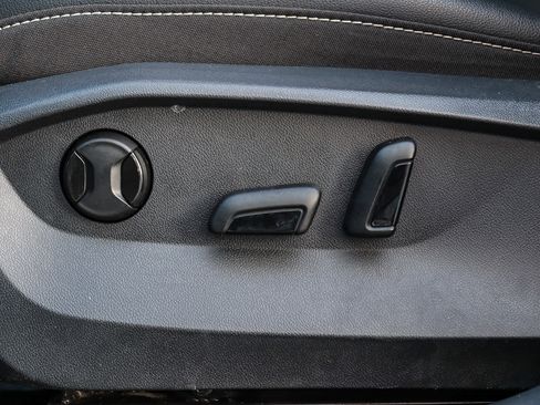 Used 2022 Volkswagen Taos SE w/ Panoramic Sunroof Package image 22