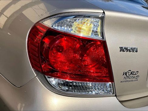 Used 2005 Toyota Camry LE image 25