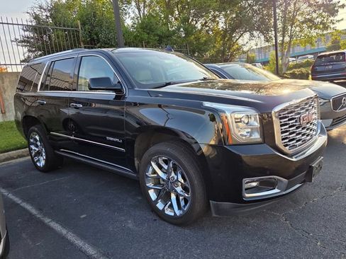 Used 2019 GMC Yukon Denali w/ Denali Ultimate Package AWD/4WD image 3