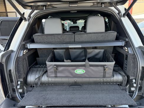 Used 2025 Land Rover Range Rover Long Wheelbase SE image 9