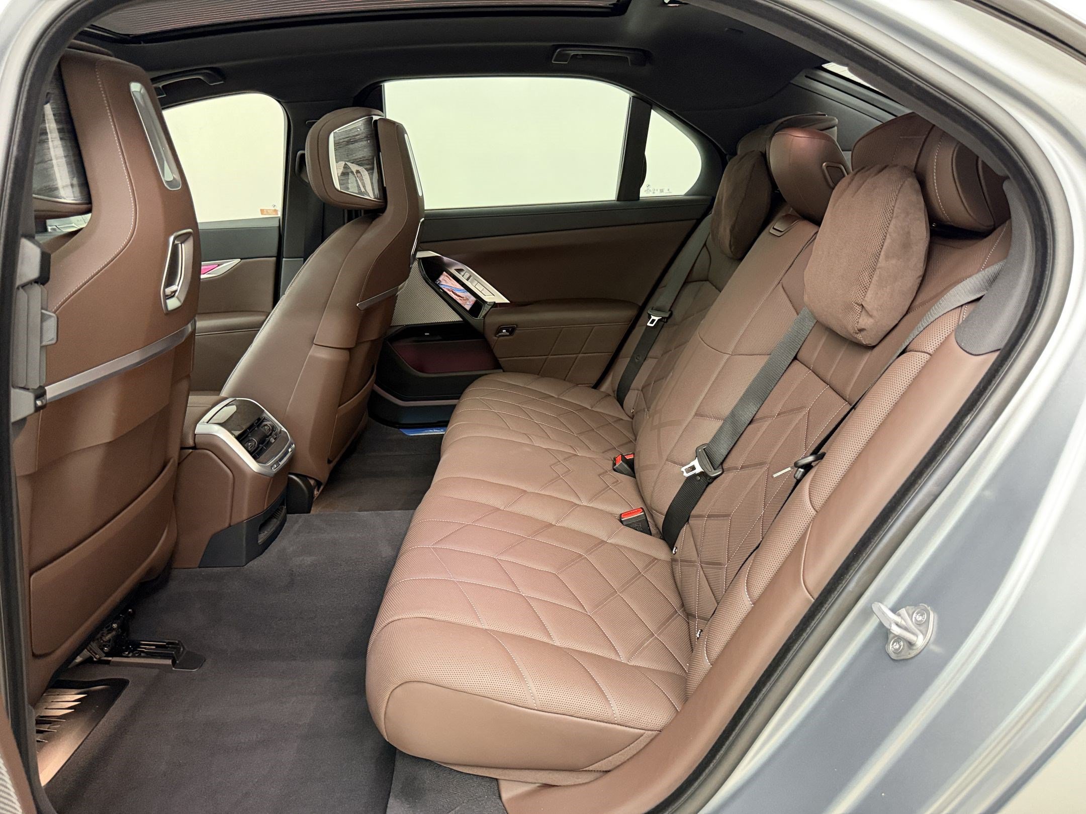 Certified 2023 BMW i7 xDrive60 AWD/4WD image 23