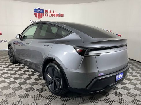 Used 2026 Tesla Model Y Long Range image 5