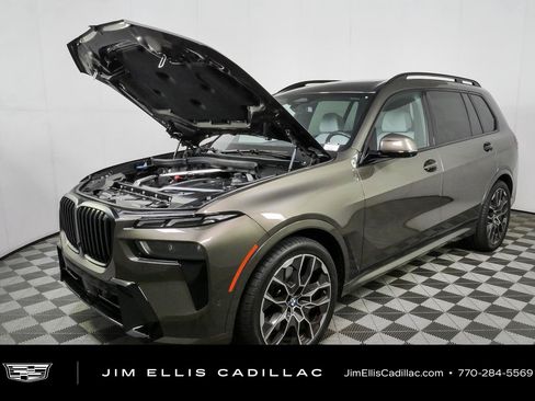 Used 2025 BMW X7 xDrive40i w/ M Sport Package AWD/4WD image 36