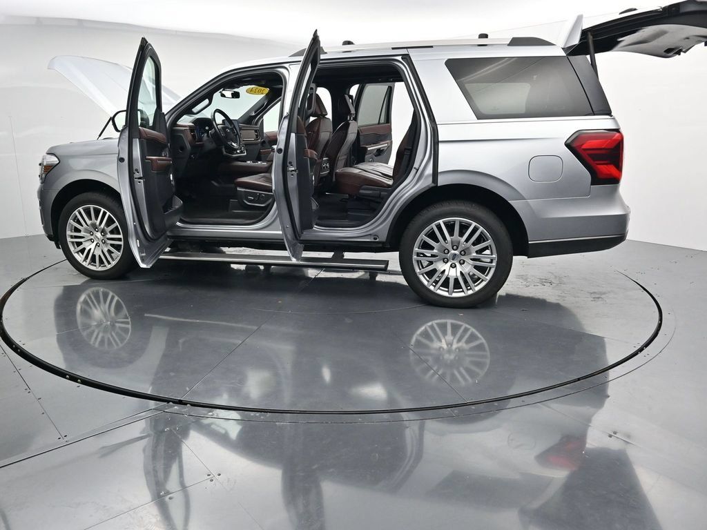 Used 2024 Ford Expedition Limited AWD/4WD image 45
