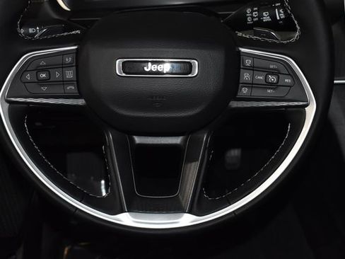 New 2025 Jeep Grand Cherokee Altitude w/ Trailer Tow Package image 22