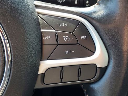 Used 2019 Jeep Compass Limited AWD/4WD image 17