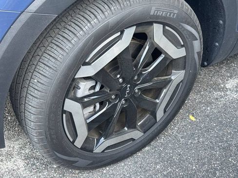 Used 2025 Kia Telluride EX FWD image 11