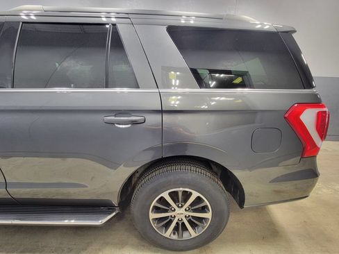 Used 2020 Ford Expedition XLT w/ Equipment Group 202A AWD/4WD image 3
