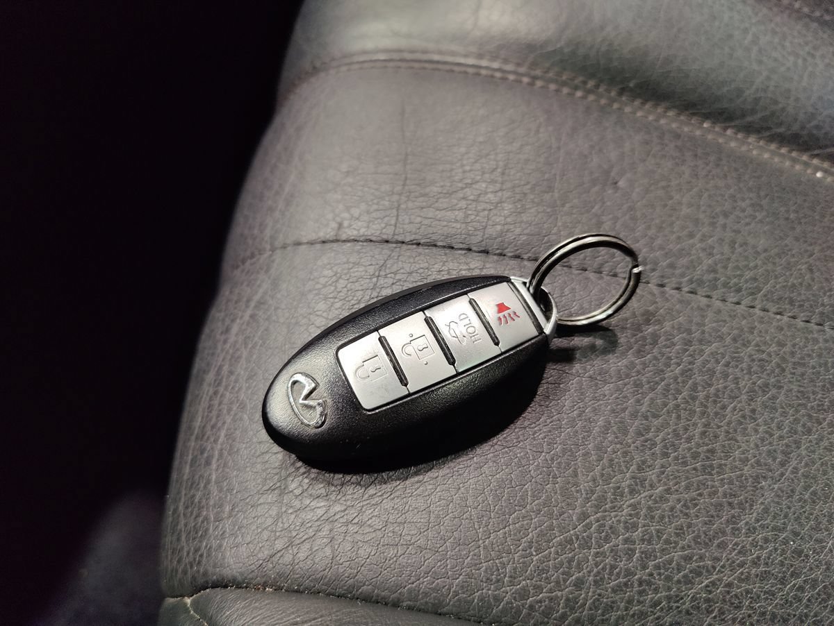 Used 2013 INFINITI FX37 AWD w/ Premium Pkg image 38