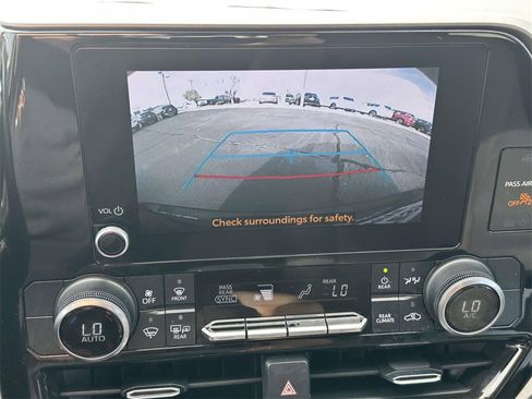 Used 2023 Toyota Highlander L image 20