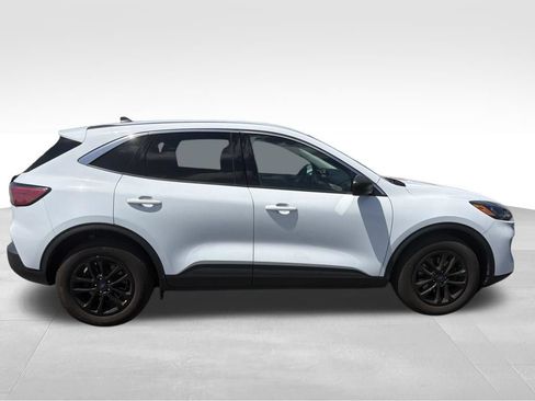 Used 2022 Ford Escape SE FWD image 22