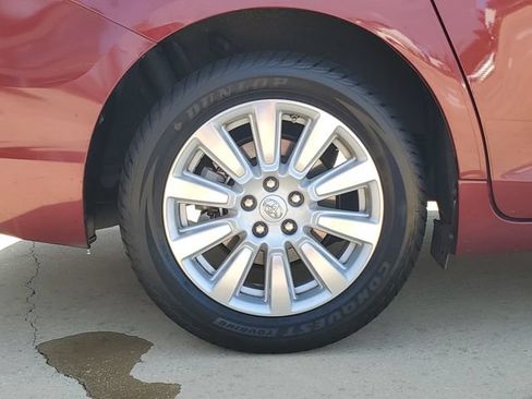 Used 2017 Toyota Sienna Limited Premium w/ Advanced Technology Package FWD image 9