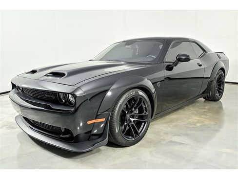 Used 2023 Dodge Challenger SRT Hellcat RWD image 5