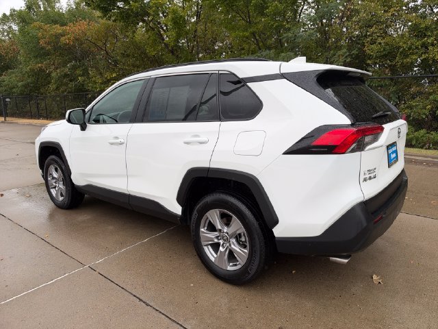 Used 2025 Toyota RAV4 XLE FWD image 3