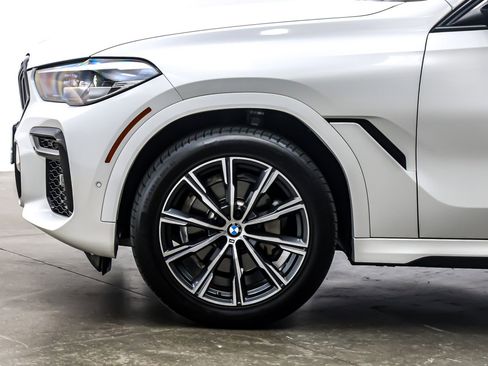 Used 2022 BMW X6 xDrive40i w/ M Sport Package image 10