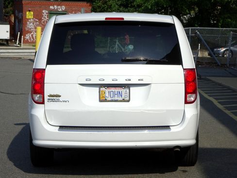 Used 2016 Dodge Grand Caravan SE w/ Quick Order Package 29E SE image 6