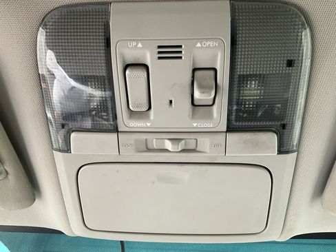 Used 2010 Subaru Outback 2.5i Limited image 31