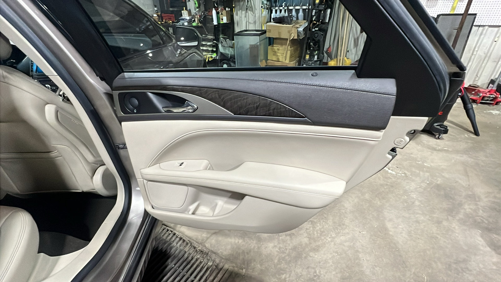Used 2019 Lincoln MKZ Reserve w/ Reserve Plus Package AWD/4WD image 17