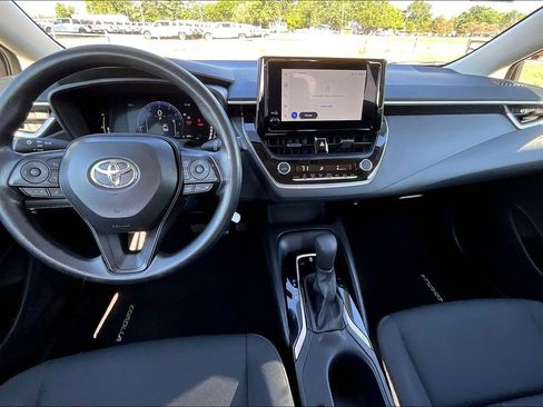 Used 2026 Toyota Corolla LE FWD image 13