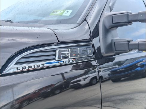Used 2014 Ford F250 Lariat w/ Lariat Interior Package AWD/4WD image 13