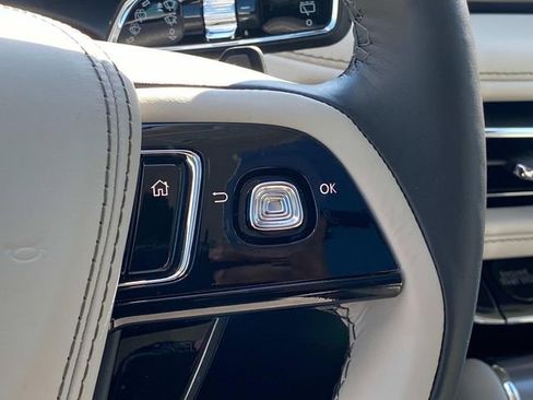 New 2026 Lincoln Aviator Reserve image 17