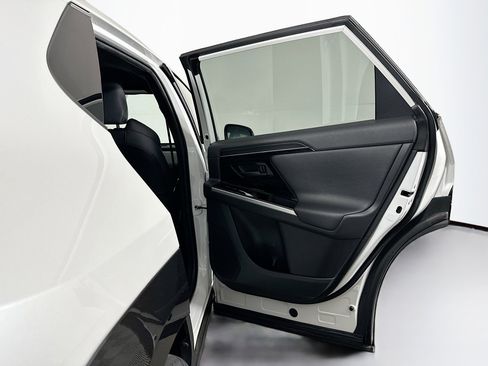 Used 2024 Toyota bZ4X FWD image 32