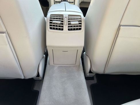 Used 2014 Mercedes-Benz E 350 Sedan image 26