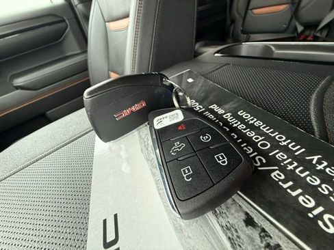 Used 2023 GMC Sierra 1500 AT4 image 37