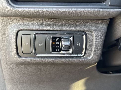 Used 2022 Lincoln Corsair FWD w/ Equipment Group 101A image 27