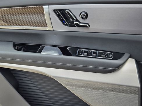 New 2026 Cadillac Vistiq Luxury image 23