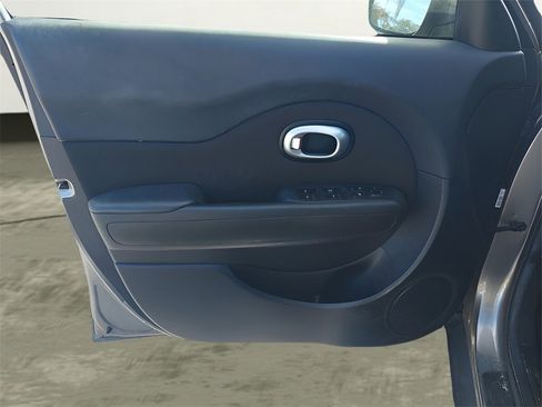Used 2016 Kia Soul w/ Convenience Package image 18