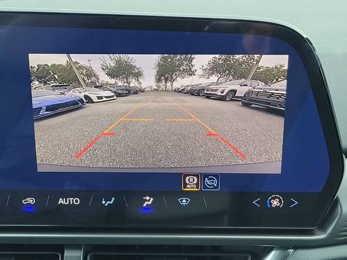 New 2026 Chevrolet Equinox EV LT image 27