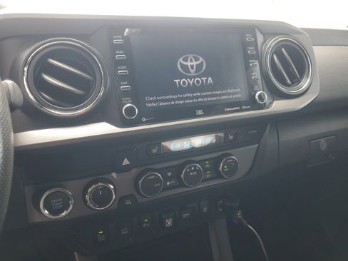 Used 2021 Toyota Tacoma TRD Off-Road w/ TRD Premium Off Road Package AWD/4WD image 22