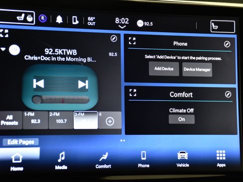 Used 2024 Chrysler Pacifica Touring-L FWD image 26