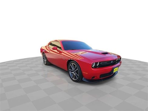 Used 2023 Dodge Challenger R/T image 2