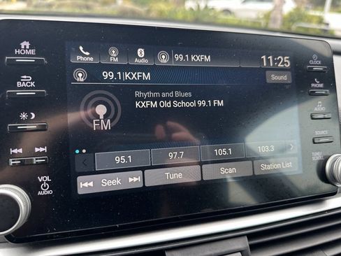 Used 2018 Honda Accord Sport image 19