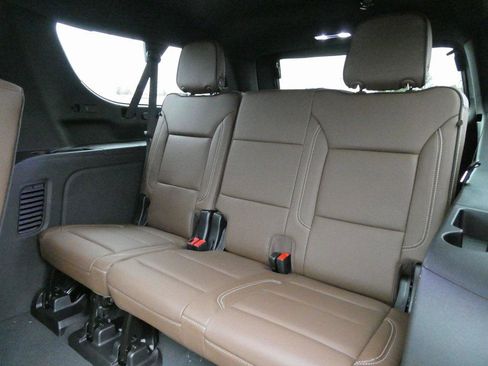 New 2026 Chevrolet Suburban High Country image 20