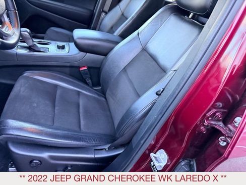 Certified 2022 Jeep Grand Cherokee Laredo X image 16