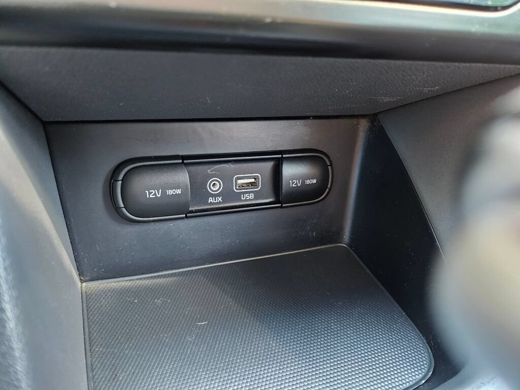Used 2017 Kia Niro LX FWD image 24