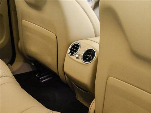 Used 2021 Mercedes-Benz GLC 300 4MATIC image 19