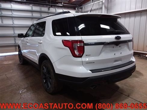 Used 2018 Ford Explorer XLT w/ Equipment Group 202A image 5
