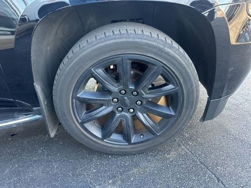 Used 2017 Chevrolet Suburban Premier image 28