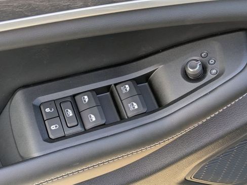 New 2025 Jeep Grand Cherokee Limited image 11