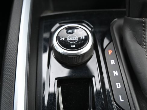 Used 2024 Chevrolet Colorado Trail Boss AWD/4WD image 27