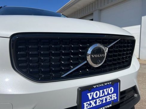 New 2026 Volvo XC40 B5 Plus w/ Protection Package Premier AWD/4WD image 11