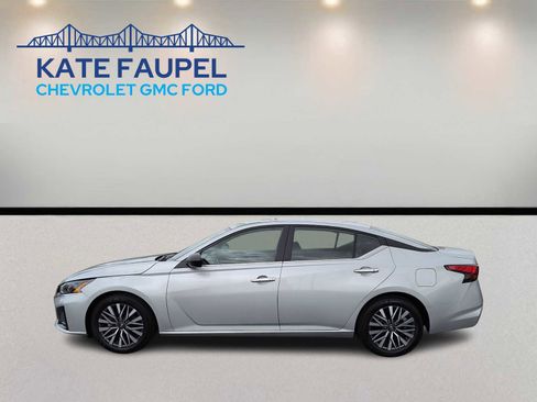 Used 2025 Nissan Altima 2.5 SV image 4