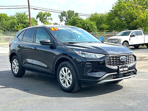 Used 2025 Ford Escape Active AWD/4WD image 10