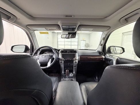 Used 2020 Toyota 4Runner Limited AWD/4WD image 26