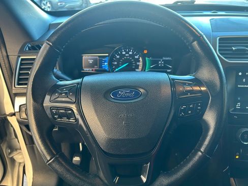 Used 2017 Ford Explorer XLT w/ Equipment Group 202A image 35